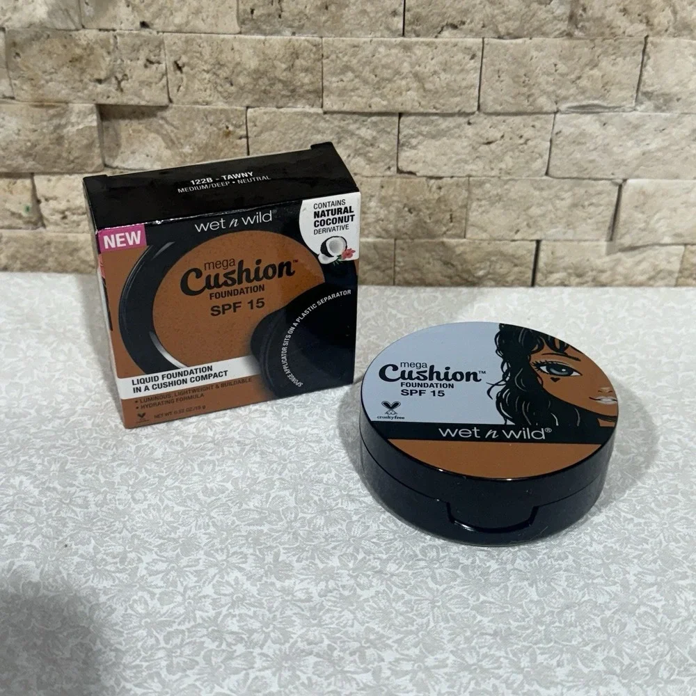 Wet N‎ Wild Mega Cushion Foundation 122B Tawny Medium/Deep Neutral New Box